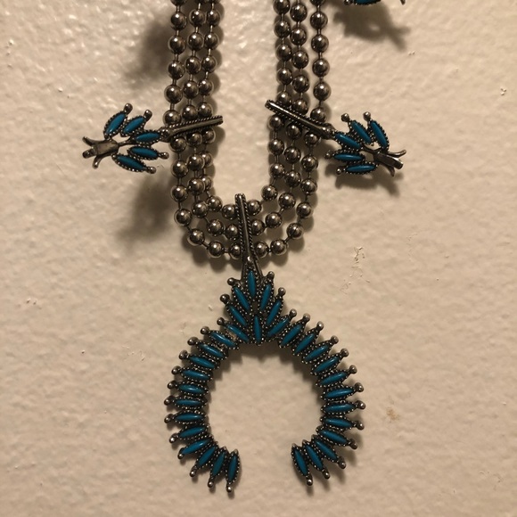 Vintage turquoise squash blossom necklace - Picture 3 of 6